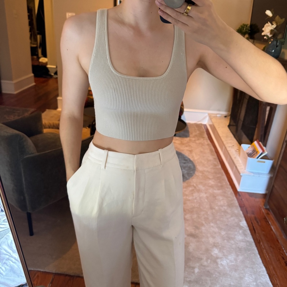 Aritzia Babaton Sculpt Knit Cropped Tank in Matte Pearl S